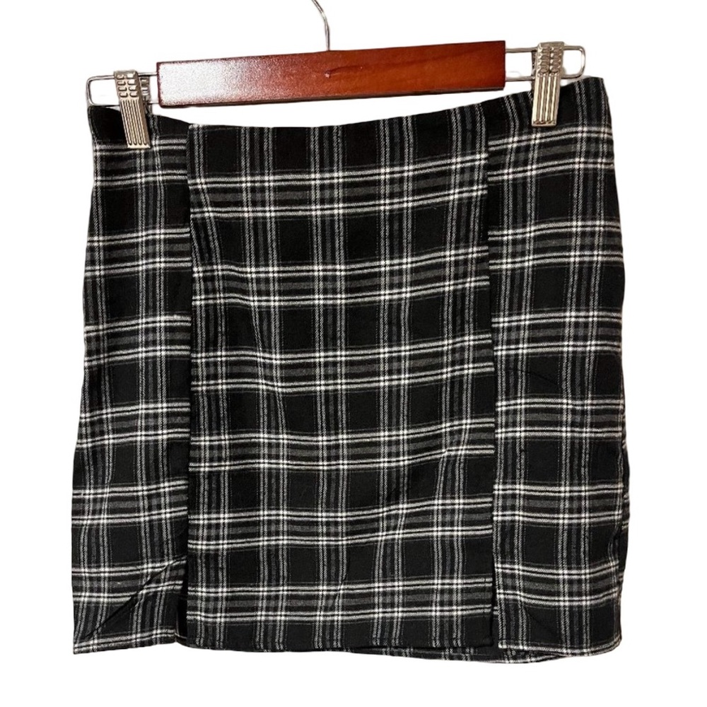 Shein black and white plaid mini skirt
